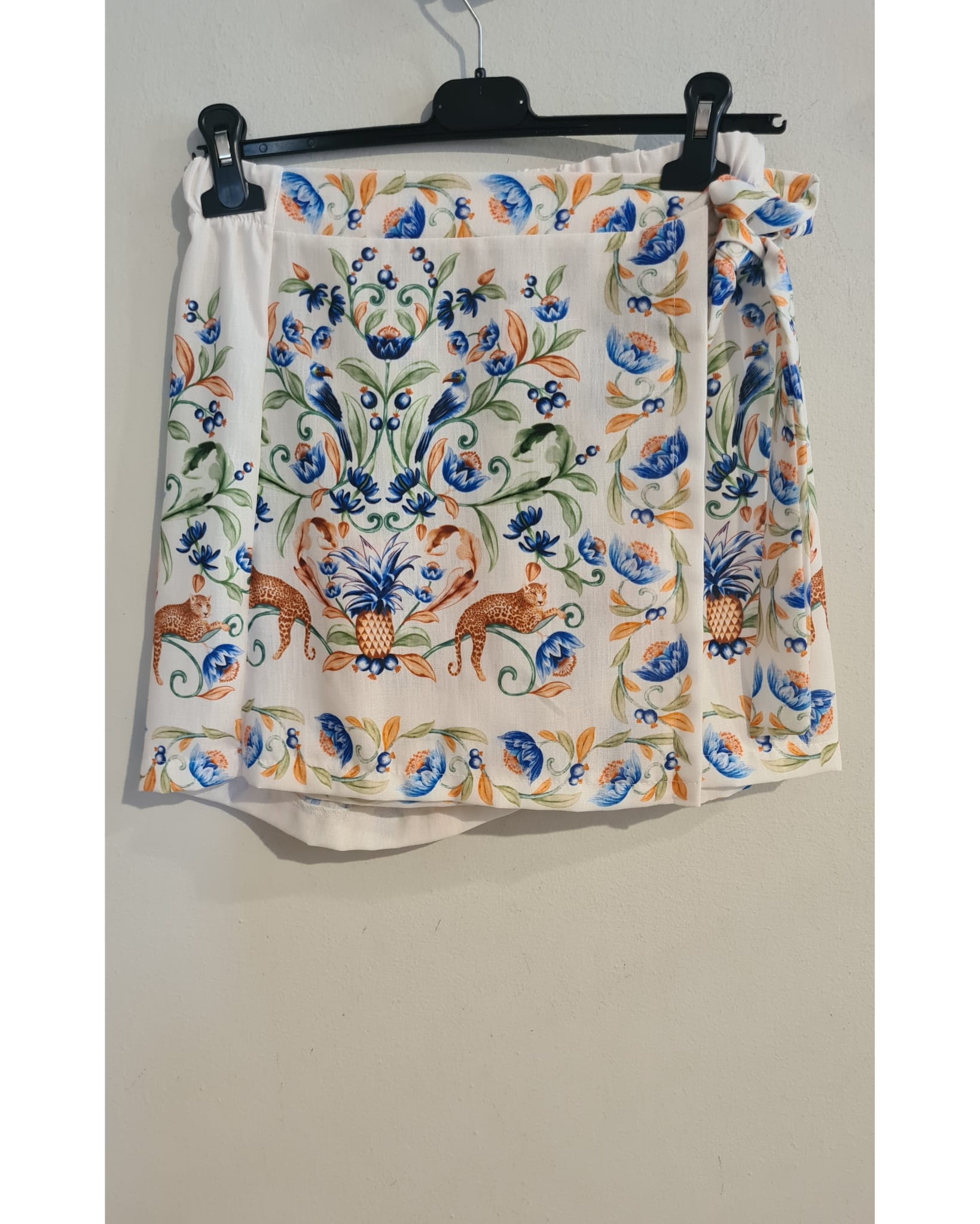 SHORT MIKONOS